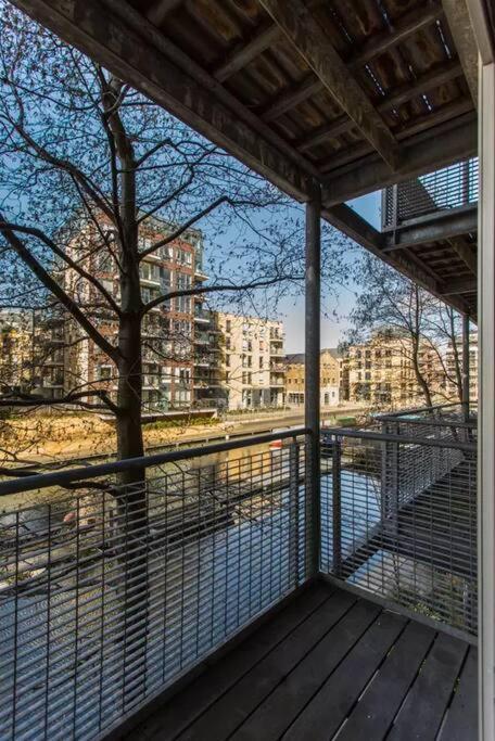 Canal-Side Apartment In Shoreditch Londra Dış mekan fotoğraf